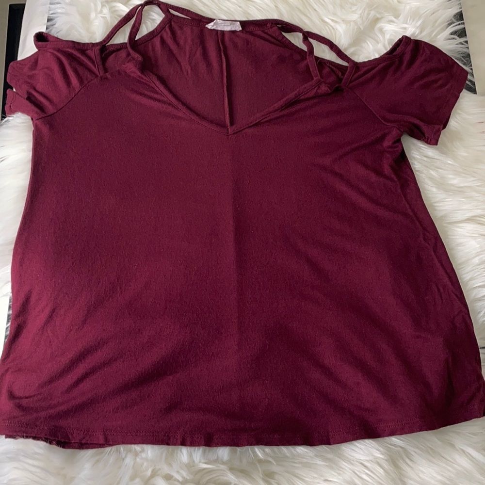 Socialite women’s cutout shoulder top size small - Picture 6 of 12